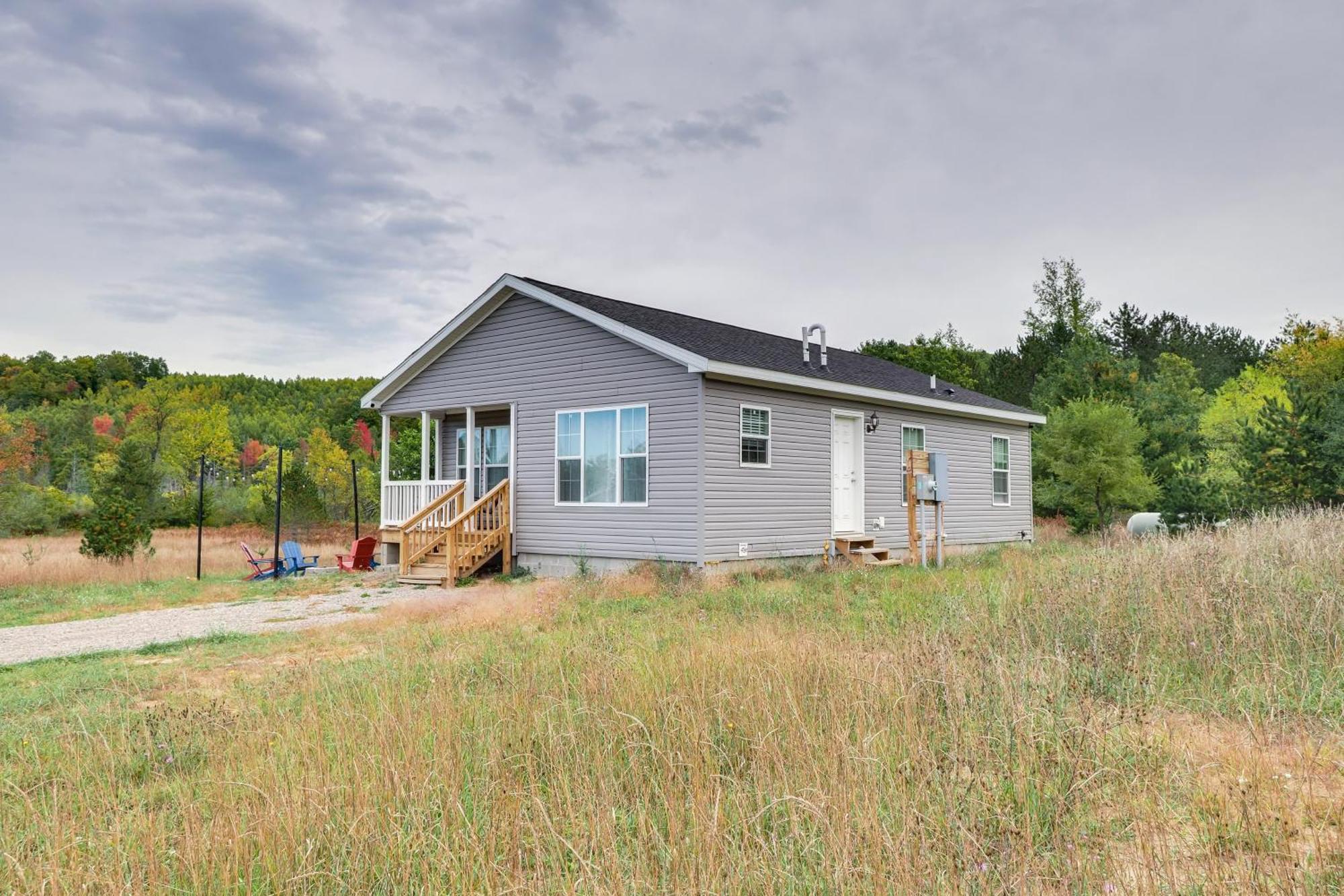 Family Home In Rapid City About 4 Mi To Torch Lake! Eksteriør billede