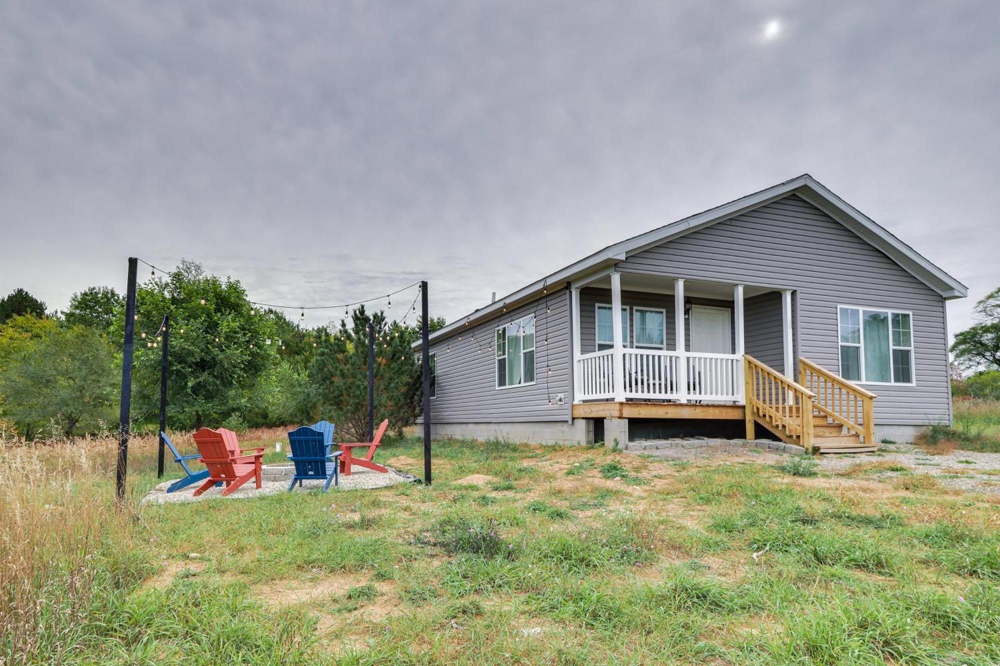 Family Home In Rapid City About 4 Mi To Torch Lake! Eksteriør billede